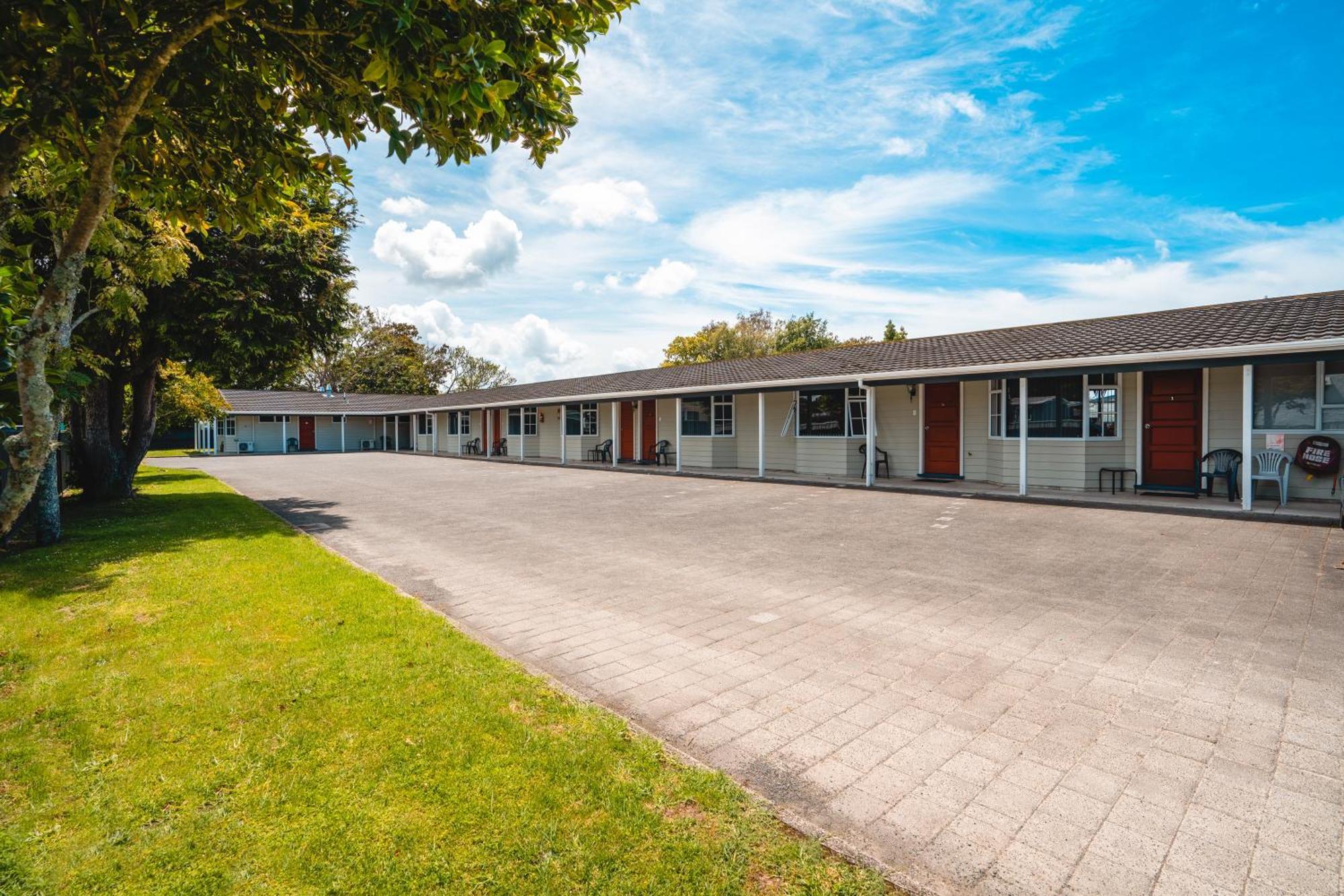 Colonial On Gladstone Motel Gisborne Exterior photo